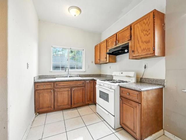 37 Union Street, San Jose CA: https://media.crmls.org/mediaz/8172bf08-063e-4fd0-a409-39e26963b968.jpg
