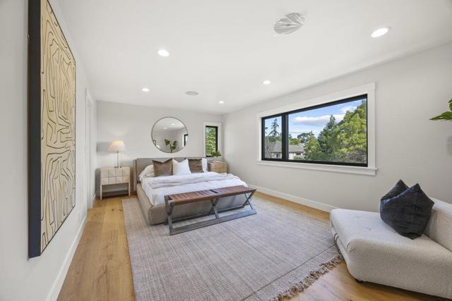 1095 Macadamia Drive, Hillsborough CA: https://media.crmls.org/mediaz/8173d2e1-f35b-4532-b66c-261ca2b8dc67.jpg