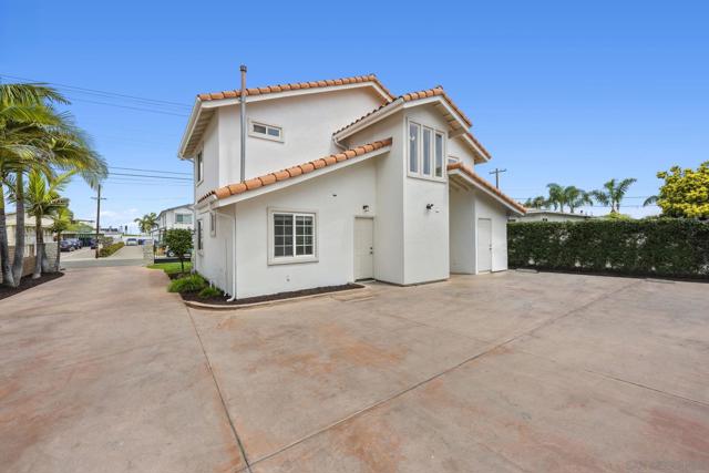 1749 Dahlia, San Diego CA: https://media.crmls.org/mediaz/817442e7-3223-4448-941b-9be1e34a0774.jpg
