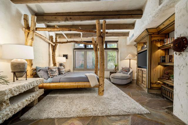 475 S Via Las Palmas, Palm Springs CA: https://media.crmls.org/mediaz/817547bb-7479-441b-99d8-14ee96fb4504.jpg