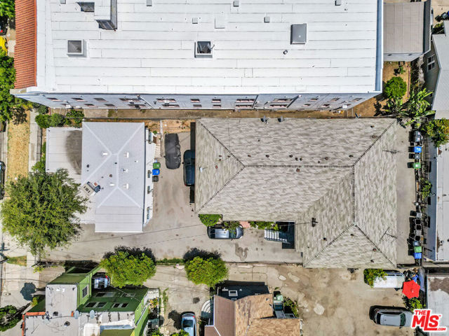 4412 Lockwood Avenue, Los Angeles CA: https://media.crmls.org/mediaz/8176643e-78e8-4a65-8075-36d748563b30.jpg