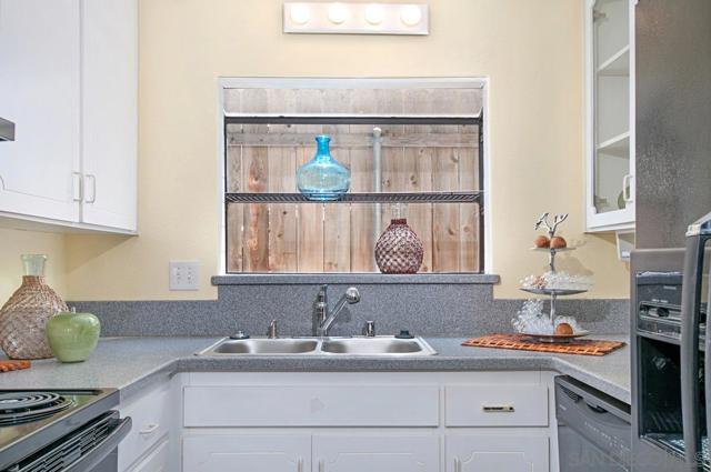 3762 Arnold Ave, San Diego CA: https://media.crmls.org/mediaz/817699a1-36d9-45d6-8df8-c1f6d3935dba.jpg
