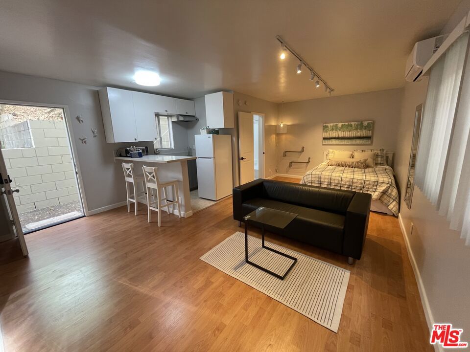 2128 N Beverly Glen Boulevard #2 STUDIO