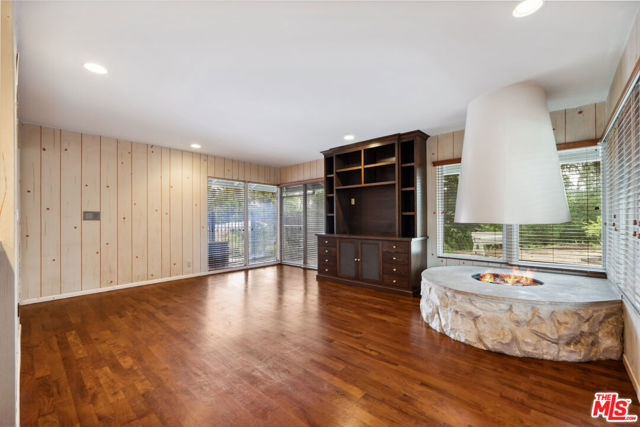 15901 High Knoll Road, Encino CA: https://media.crmls.org/mediaz/81776192-3bd6-45e7-a218-062a16329bca.jpg