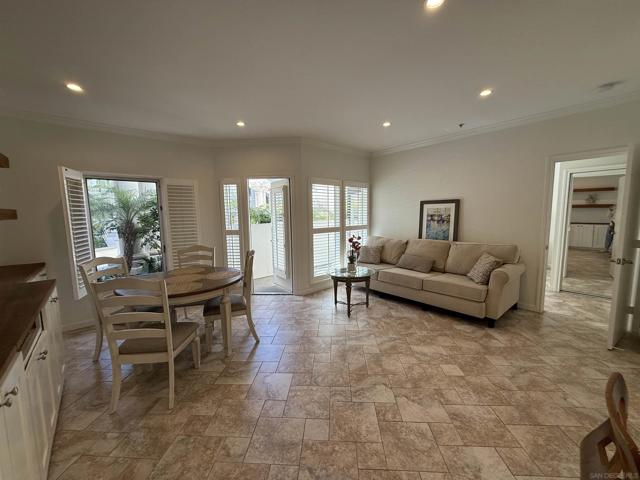 620 State St, San Diego CA: https://media.crmls.org/mediaz/81776c65-cec5-4930-8158-ab8f59846ca8.jpg