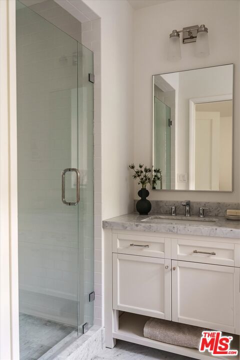 5657 Valley Oak Drive, Los Angeles CA: https://media.crmls.org/mediaz/817896fd-9c94-486f-890b-be4429cd1a69.jpg