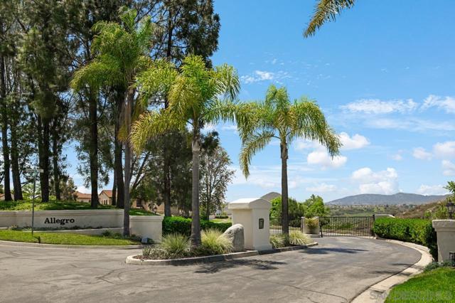701 Fino Glen, Escondido CA: https://media.crmls.org/mediaz/8178bb43-bbd3-43c2-b6ca-0ca3ff0ff8b3.jpg