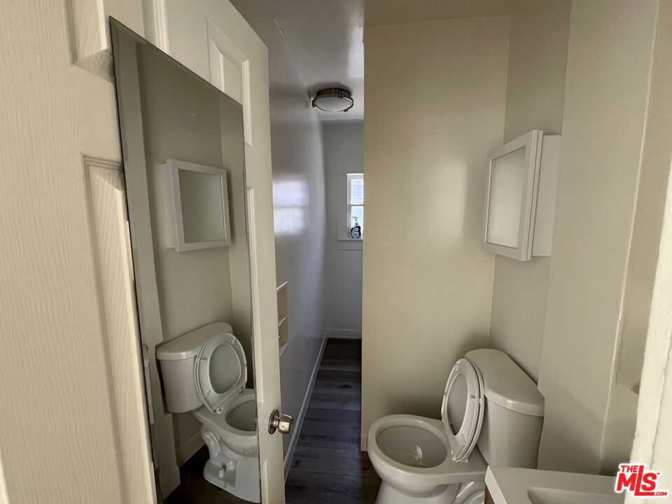 https://media.crmls.org/mediaz/8179ee94-72f3-4cfe-bb94-a8b53658fbac.jpg?preset=X-Large