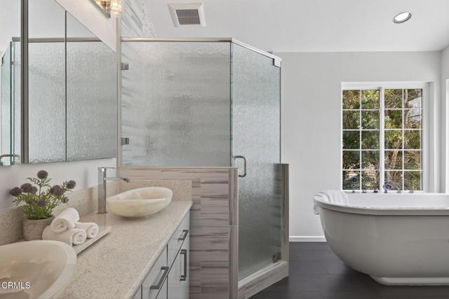 676 Pacific Cove Drive, Port Hueneme CA: https://media.crmls.org/mediaz/8179ff6b-d842-4c26-8fc9-949cd8cb5e1d.jpg