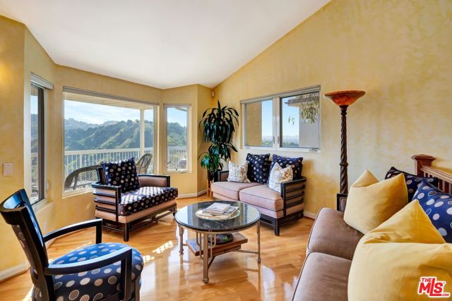 3681 Alta Mesa Drive photo 4
