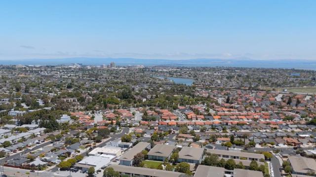 300 Davey Glen Road, Belmont CA: https://media.crmls.org/mediaz/817aa045-65aa-4edd-8a93-863db4409730.jpg