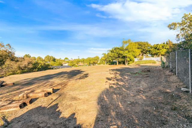 Detail Gallery Image 36 of 59 For 351 Sheila Ln, Fallbrook,  CA 92028 - 3 Beds | 3 Baths