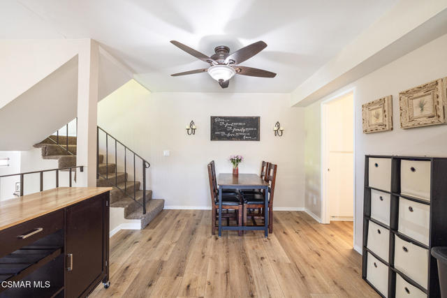 658 Rosewood Avenue, Camarillo CA: https://media.crmls.org/mediaz/817beca7-68f0-4585-83f4-3c4f0cd51a74.jpg