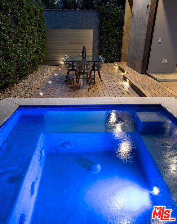 8356 W 4th Street, Los Angeles CA: https://media.crmls.org/mediaz/817c5c7e-c975-41e2-9e70-8bb9be7ebba5.jpg