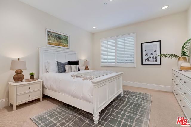 16123 W SUNSET Boulevard, Pacific Palisades CA: https://media.crmls.org/mediaz/817cab92-101e-4f2f-a7e9-fd59414ea246.jpg