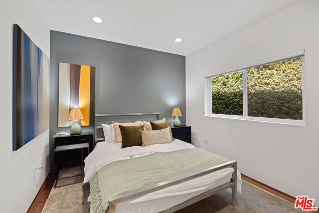 4255 Saint Clair Avenue, Studio City CA: https://media.crmls.org/mediaz/817d6a14-7b46-47ff-9cec-ea5b24b44362.jpg
