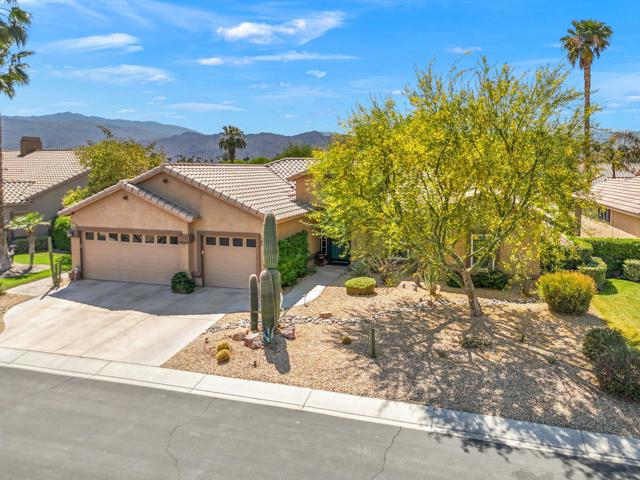 45553 Meadow Lake Drive, Indio CA: https://media.crmls.org/mediaz/817d94d2-1d4b-4f22-a578-b78dfb0017d1.jpg