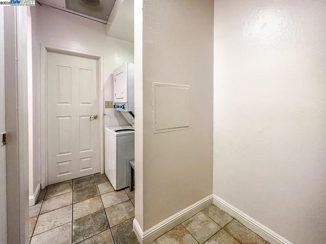 91 Gregory Ln #8, Pleasant Hill CA: https://media.crmls.org/mediaz/817e7826-4f70-428a-853b-806e01d96c17.jpg