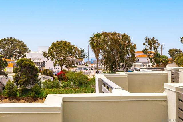 2511 State St, Carlsbad CA: https://media.crmls.org/mediaz/817ea600-6aee-4e76-bc45-b7c272d0cf6c.jpg