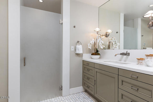 782 S Arroyo Boulevard, Pasadena CA: https://media.crmls.org/mediaz/817ed725-630c-4d1c-a681-34c82402d7bf.jpg