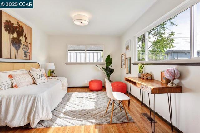 25 Whitehall Dr, Orinda CA: https://media.crmls.org/mediaz/817edfac-d999-4cc3-8c3b-c0c49e183b9f.jpg