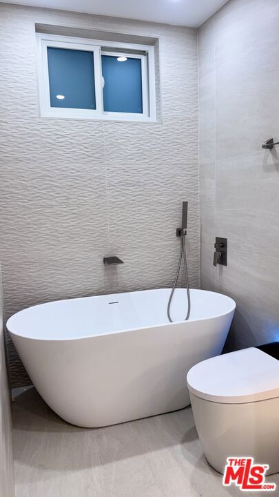 Primary Bathroom Tub