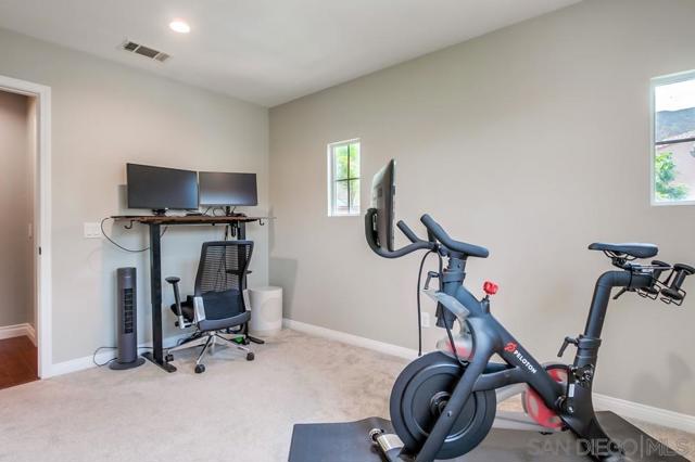 425 Camino Hermoso, San Marcos CA: https://media.crmls.org/mediaz/817f5460-e55a-4fb9-96d7-64c0827698e9.jpg