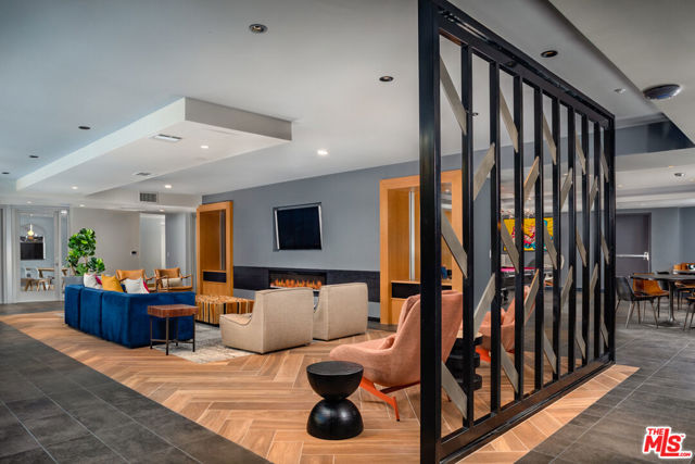 750 S Oxford Avenue, Los Angeles CA: https://media.crmls.org/mediaz/817f9d8f-363a-43e4-952c-6309a3fa102d.jpg