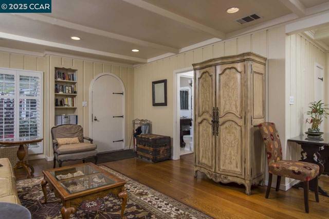 1679 Carmel Dr, Walnut Creek CA: https://media.crmls.org/mediaz/817fb702-dc0a-4bf6-84af-28d9d55b83c7.jpg