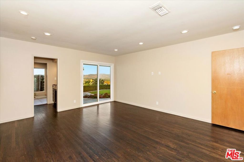 15451 Longbow DriveSherman Oaks img 17