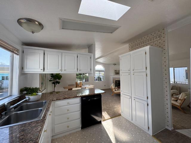 46 Seascape Drive, Half Moon Bay CA: https://media.crmls.org/mediaz/81815d57-06b9-48bc-8e28-8ed48b049c43.jpg