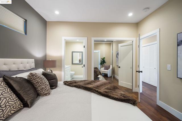 6528 Dover St, Oakland CA: https://media.crmls.org/mediaz/81819258-53be-4392-aace-f1872d88fb81.jpg