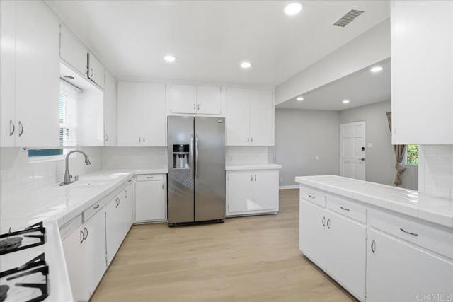 Detail Gallery Image 19 of 36 For 3875 Grandview, Bonita,  CA 91902 - 3 Beds | 2 Baths