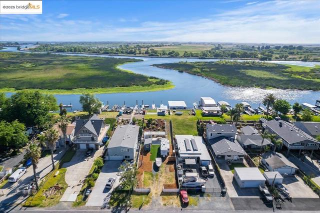 5218 Sandmound Blvd, Oakley CA: https://media.crmls.org/mediaz/81826c7e-e2bb-4ee7-aa68-e2b2a62c6525.jpg