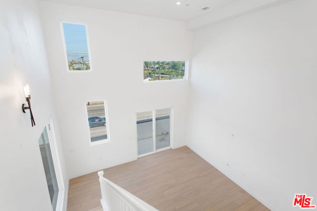 11220 Victory Boulevard, North Hollywood CA: https://media.crmls.org/mediaz/8182eef3-33bc-402d-9b3b-57d34699eee5.jpg