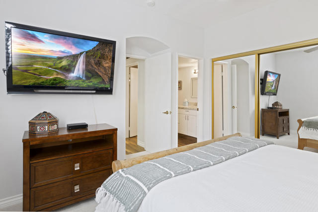 105 Brandigo Circle, Palm Desert CA: https://media.crmls.org/mediaz/81832ff6-3e72-4689-bb30-2fa1de69cbbd.jpg