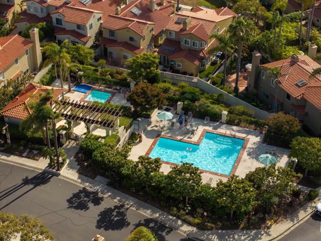 1466 Caminito Solidago, La Jolla CA: https://media.crmls.org/mediaz/81836176-b48b-4b58-bfd4-f0c1de025b64.jpg