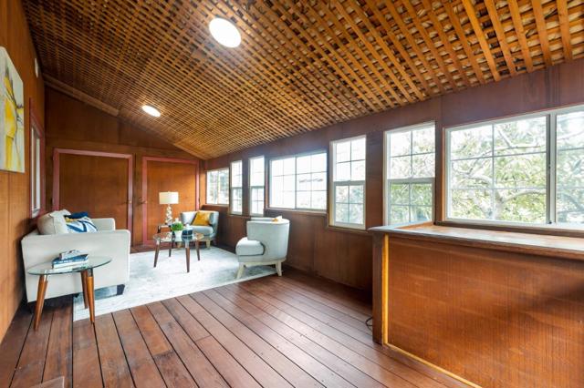 835 Alabama Street, San Francisco CA: https://media.crmls.org/mediaz/8183e80c-468d-45b2-a363-972d934ca08e.jpg