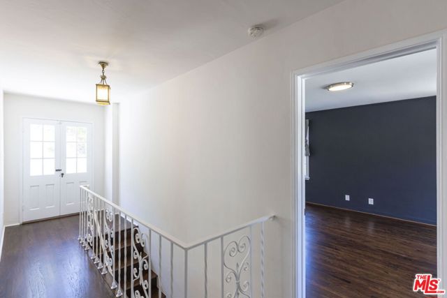 2547 Canyon Drive, Los Angeles CA: https://media.crmls.org/mediaz/81846562-24d0-48ce-935c-78ae0404295c.jpg