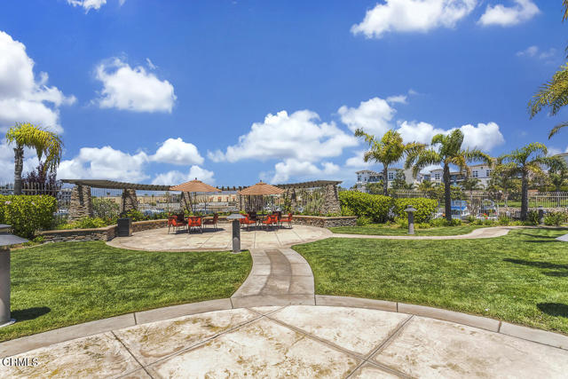 1542 Windshore Way, Oxnard CA: https://media.crmls.org/mediaz/8184ac34-0444-4a06-b6be-dc25f1c0b0d9.jpg