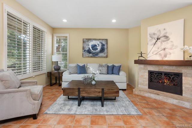 Detail Gallery Image 14 of 49 For 6059 Deerford Row, La Jolla,  CA 92037 - 3 Beds | 2/1 Baths