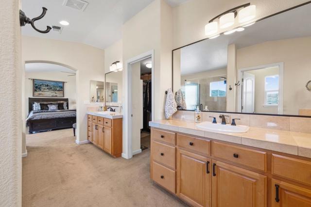 531 Via Vaquero Sur, San Juan Bautista CA: https://media.crmls.org/mediaz/81852132-049d-4e14-b695-3f926a99e696.jpg