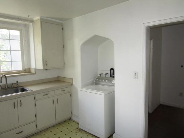 2625 High Street, Oakland CA: https://media.crmls.org/mediaz/81856d4d-da28-403a-abb1-c2d7ea5a057b.jpg