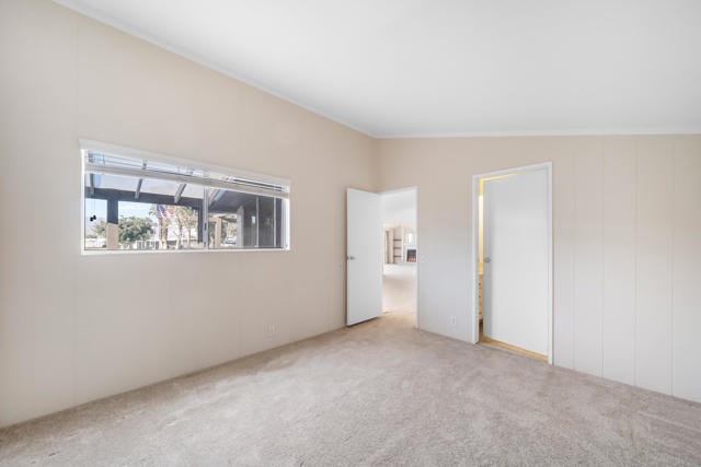 33440 Carlsbad Circle, Thousand Palms CA: https://media.crmls.org/mediaz/8185c4c6-0001-466a-a4c6-a06424528fd9.jpg