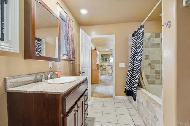 10880 Hess Drive, La Mesa CA: https://media.crmls.org/mediaz/81860340-ca9b-4d4a-914d-25ac55d46807.jpg