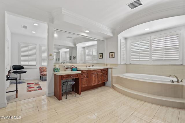 20253 ViA Galileo, Porter Ranch CA: https://media.crmls.org/mediaz/8186f0b3-7c29-4396-ae58-f5ed23d80e5e.jpg