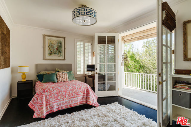 4244 Balcony Drive, Calabasas CA: https://media.crmls.org/mediaz/8186fa2e-e888-4bbb-92f0-ec92343c8ffe.jpg