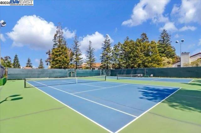 21083 Gary Dr, Hayward CA: https://media.crmls.org/mediaz/8189978b-8340-43a1-89af-a3896bf2cb78.jpg