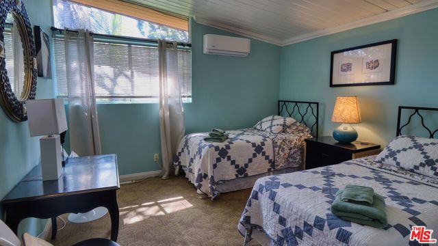 5803 Wooster Avenue, Los Angeles CA: https://media.crmls.org/mediaz/818a5853-8ea9-4018-a1a8-ceee42bb7374.jpg