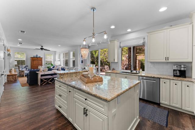 5158 Steinbeck Ct, Carlsbad CA: https://media.crmls.org/mediaz/818a91d6-cef6-4fc2-921d-e391e8eba70b.jpg